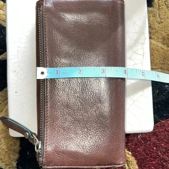 Fossil Women’s Dark Brown Leather Wallet 5 Slots for Cash, 12 Credit Cards - Picture 12 of 15